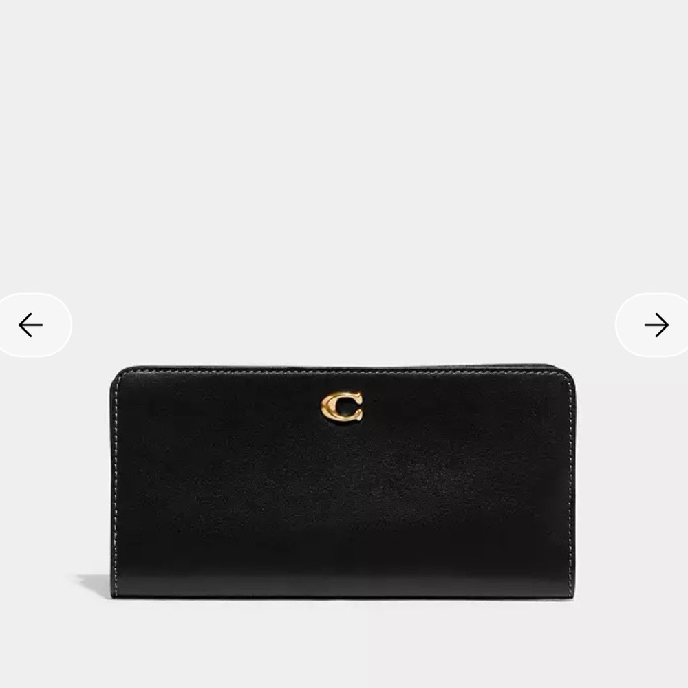 SOLD! 🖤 Coach essential slim zip wallet in black